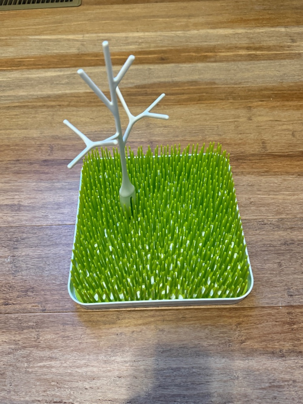 Boon GRASS Countertop Drying Rack – Spring Green with Tree